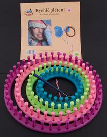 Circular knitting loom